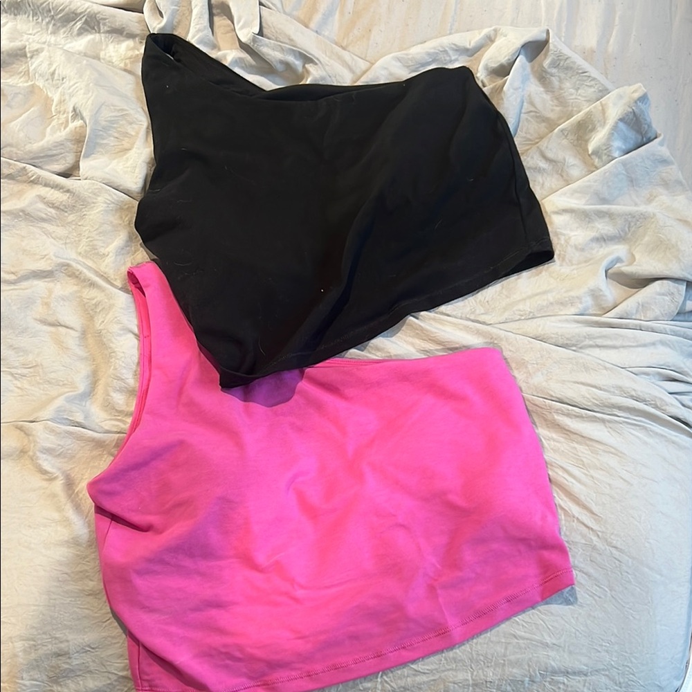 Old Navy Black and Pink Crop Tops